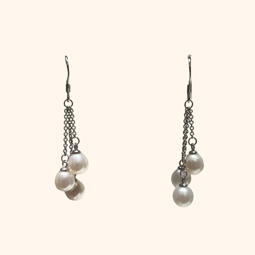 Cluster Pearl Earring